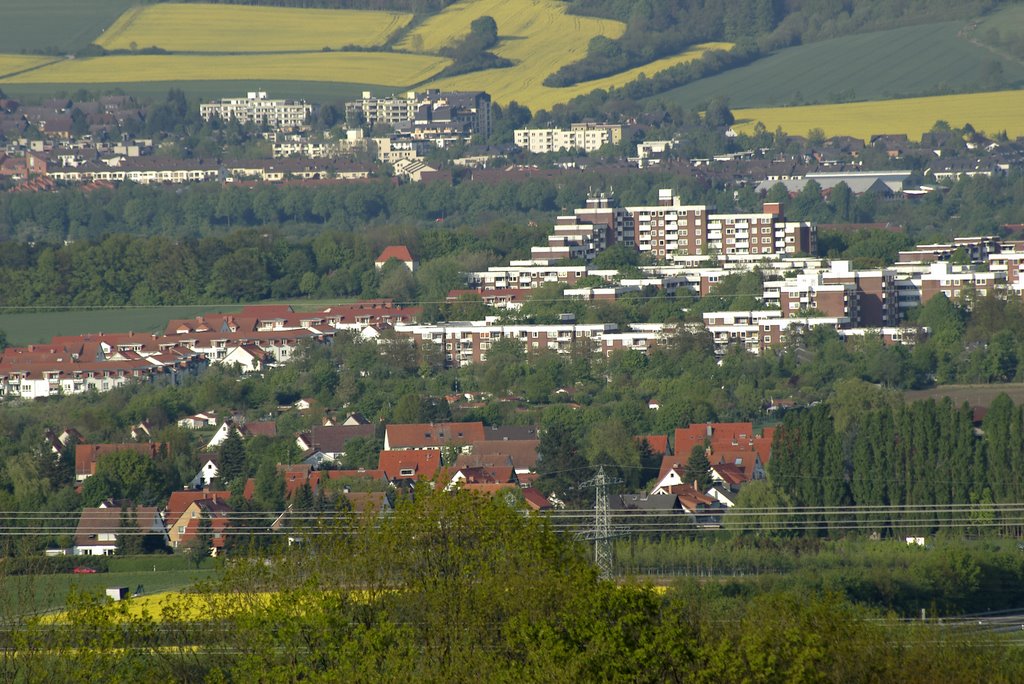 Blick vom Modellflugplatz Elliehausen auf Holtensen & Holtenser Berg & Weende Nord.jpg by Parolle