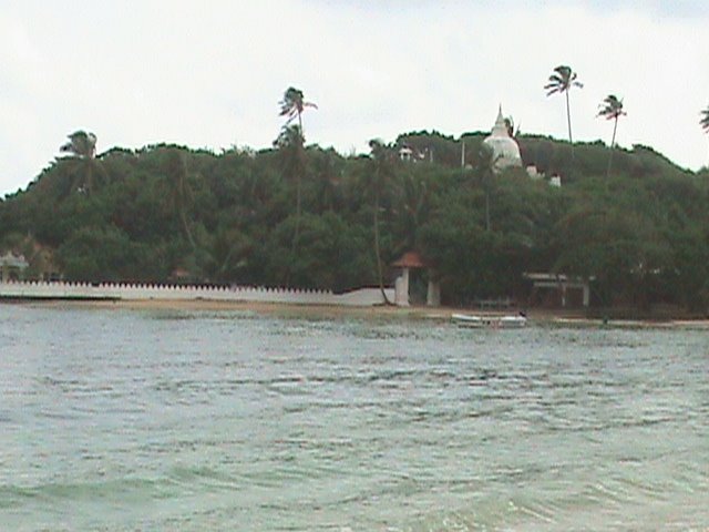 Welley Dewalaya - Unawatuna, Sri Lanka by sampathusa