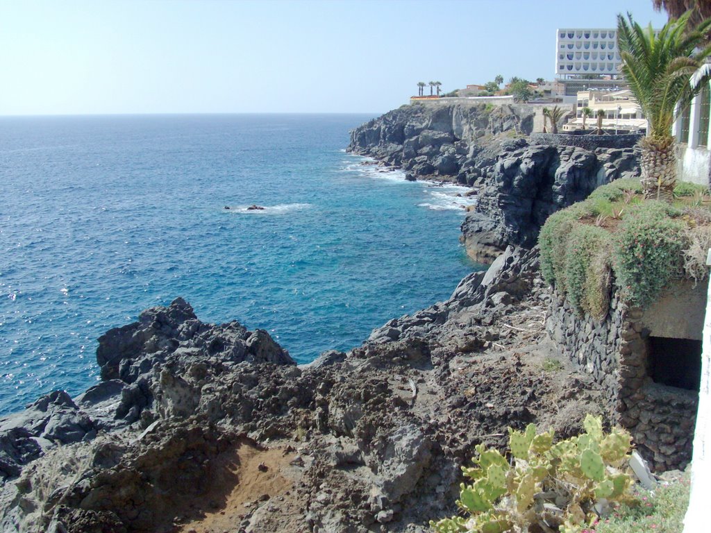 Callao Salveje cliffs by Svend T. Jensen