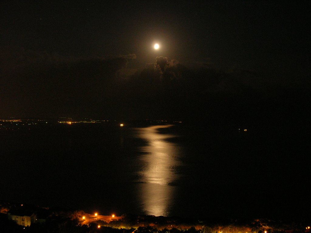 Luna e nuvola (Trieste) by Manu82