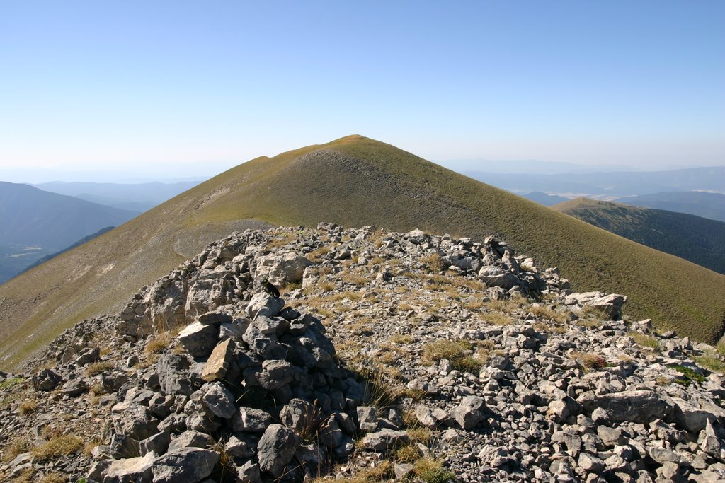 Pico de La Madalena (2.283 m) by Santi Usabiaga