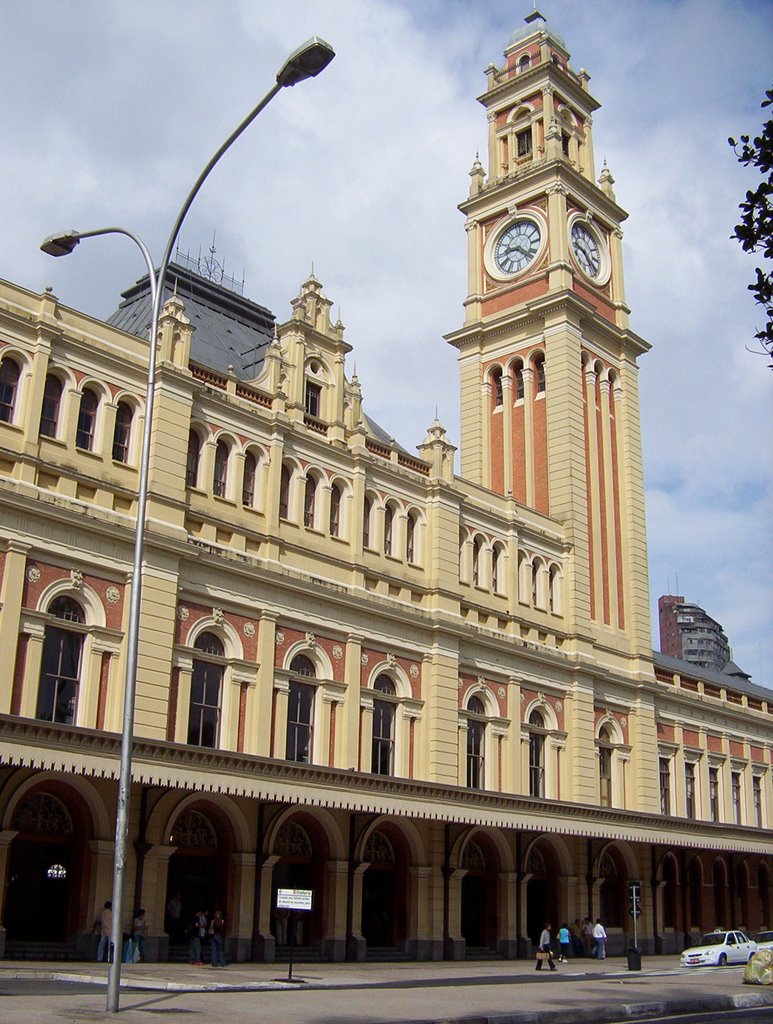 Estação da Luz by Adilson Gomes