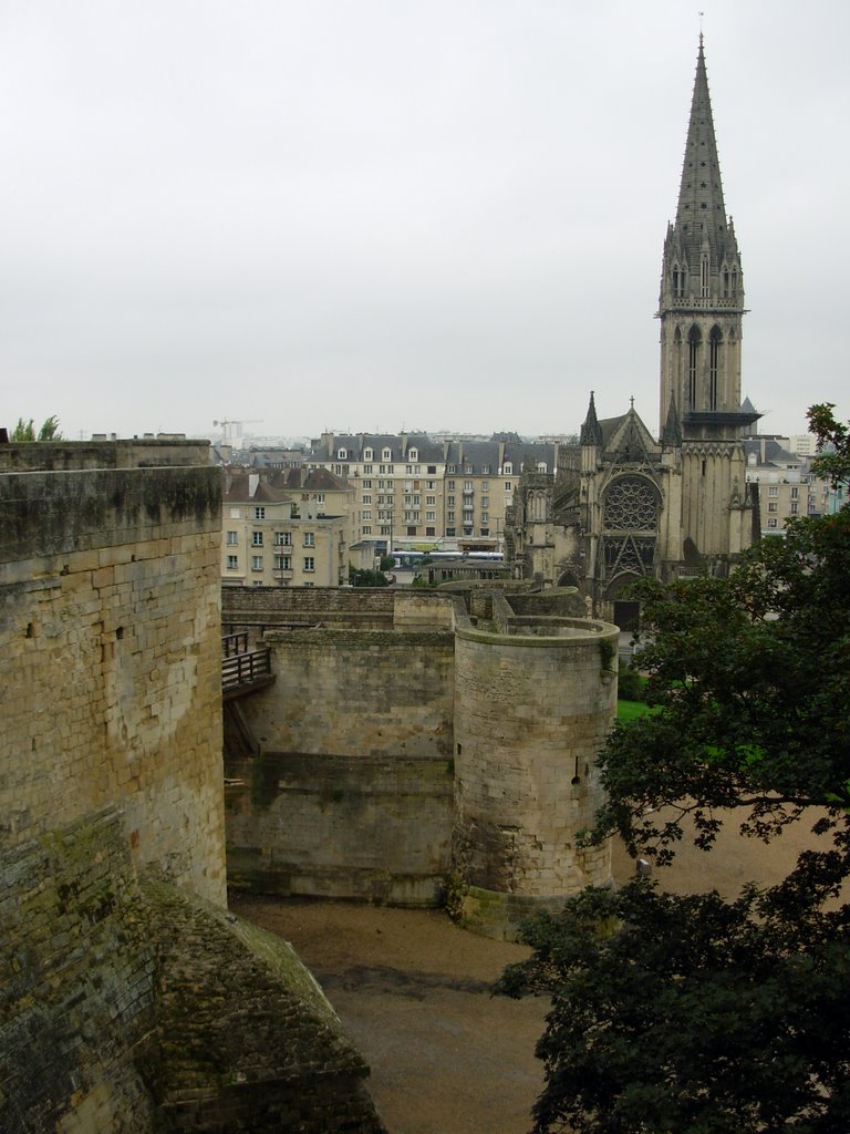 Vista de la catedral desde el castillo by ww2adicto Fantelli