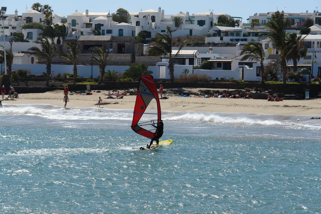 un niño windsurfer by a.gak