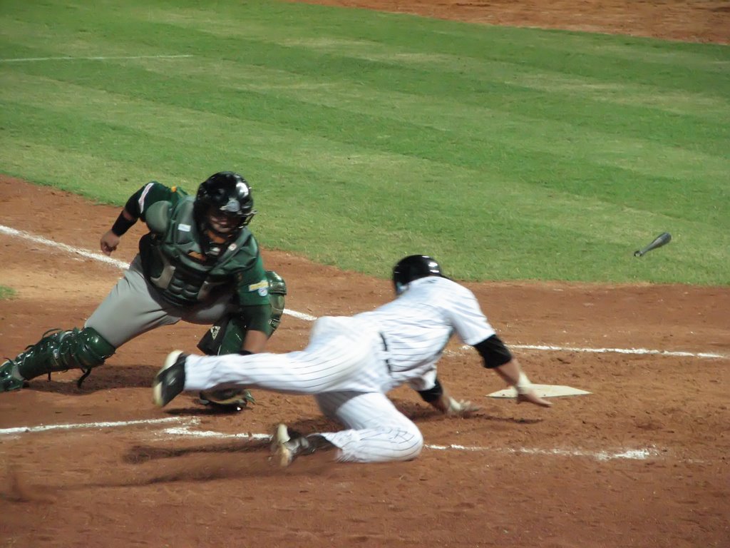 Estadio Guatamare by Luis Mosquera