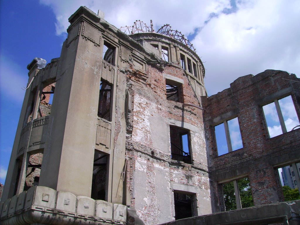 A-Bomb Dome, Hiroshima by ahässler