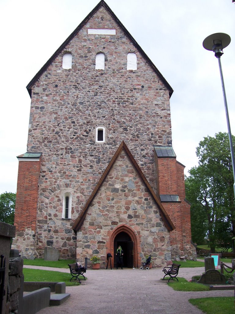 Gamla uppsala kyrka by SamuelMacLeod