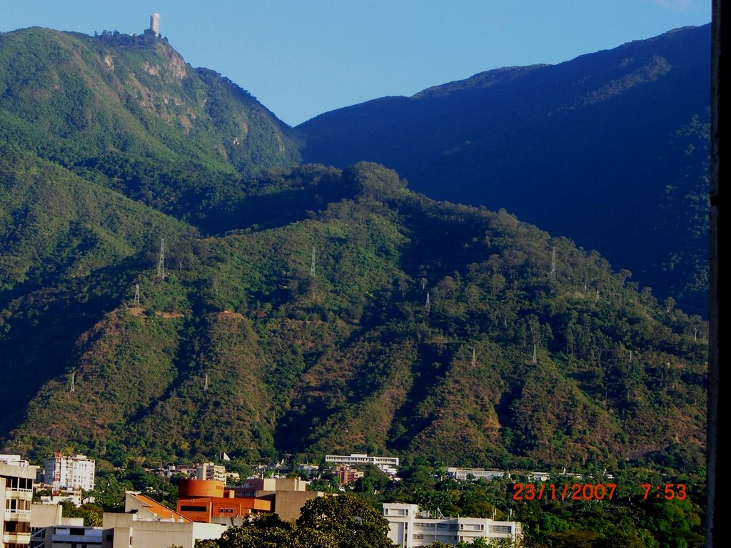 El Avila desde mi Oficina by ArturoAcosta