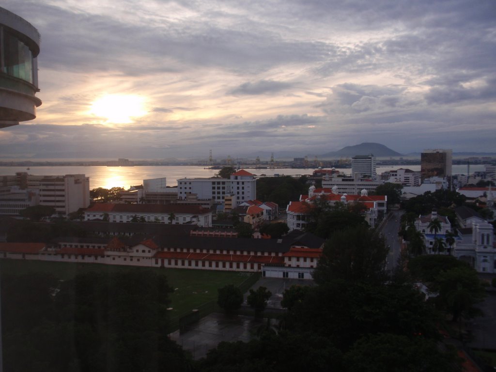 Cloudy Sunrise At Penang by kkboy