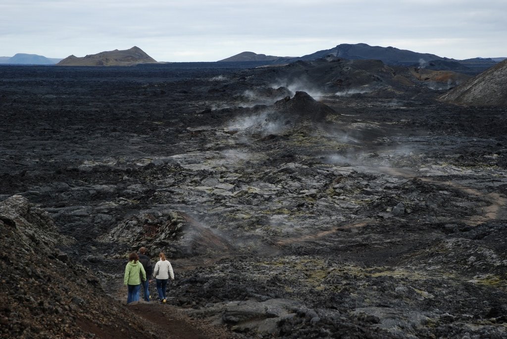 Leirhnjukur, the still steaming crevice of the 1983 eruption, September 2008 by MichaelN