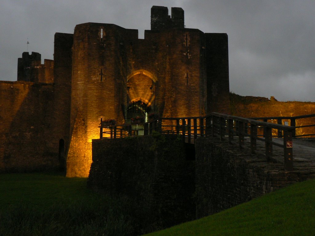 CAERPHILLY CASTLE by Andrzej Syroka