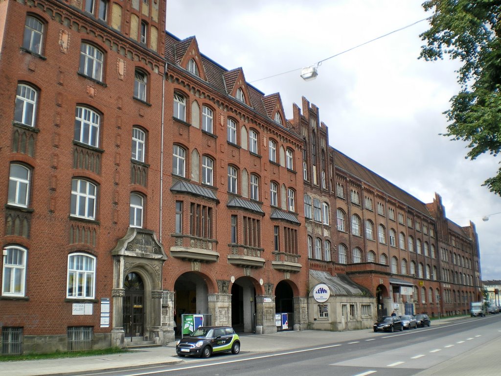 Building on Sandershauser Strasse, Kassel 2 by Gareth.Stadden