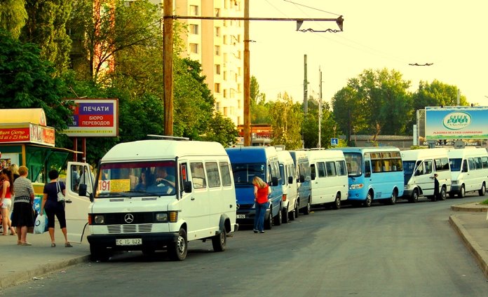 Waiting for the route by Oleg Kuznetsov