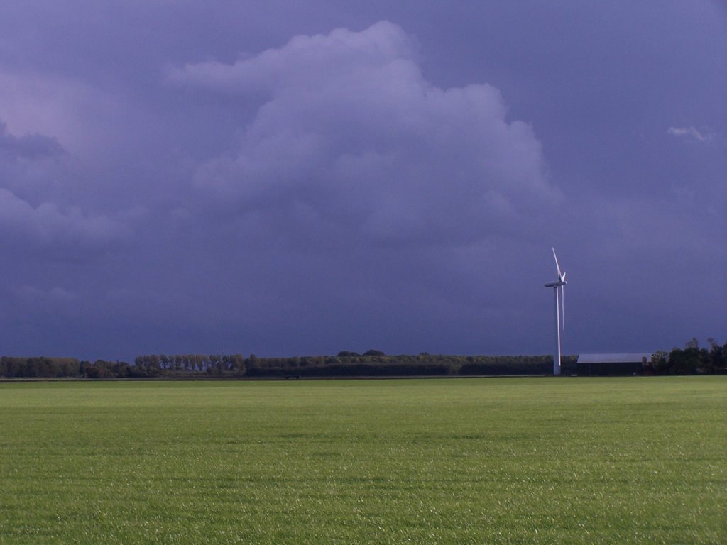 Opkomende regen Ideweer by Engelien Haverkate