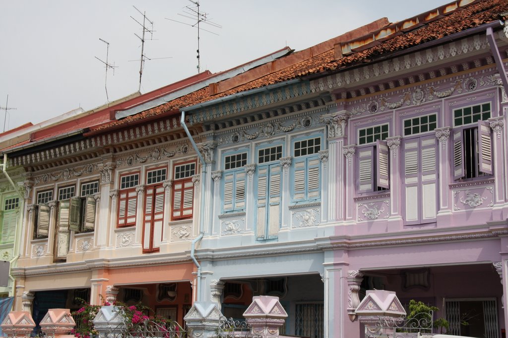 Shophouses along Koon Seng Rd by hasizm00