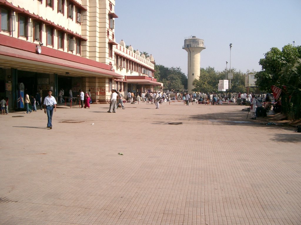 Varanasi R.S. バナーラス駅前 by fwjf9920