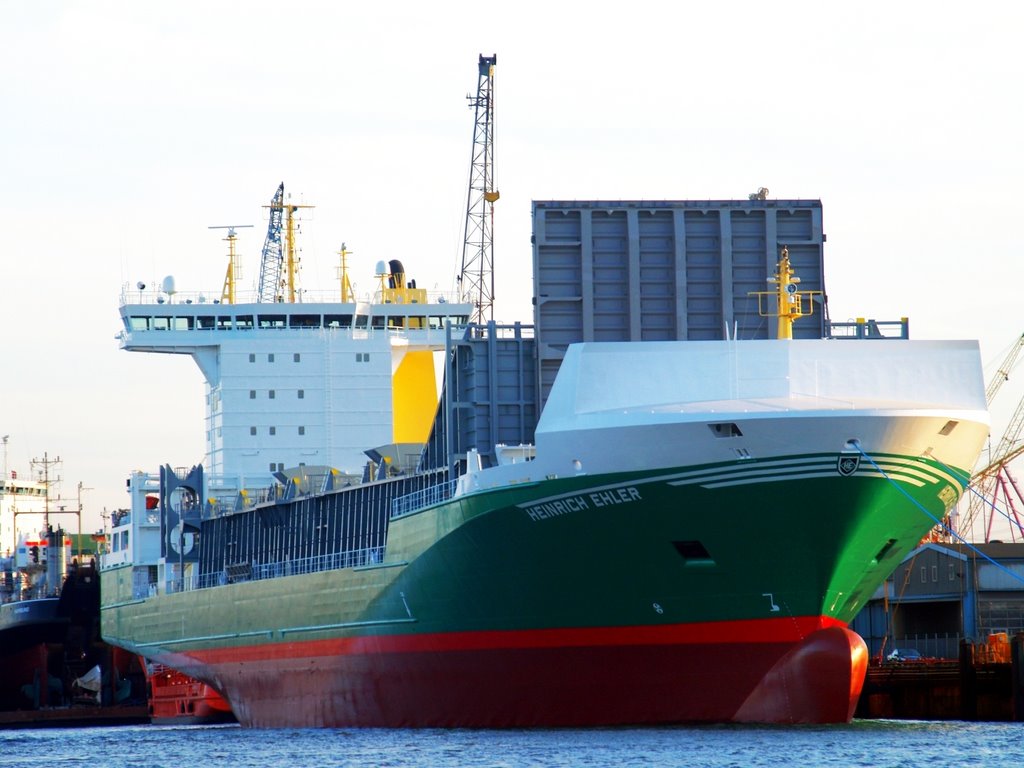 Hamburg (D), Harbour - 'Heinrich Ehler' by HeinzBa