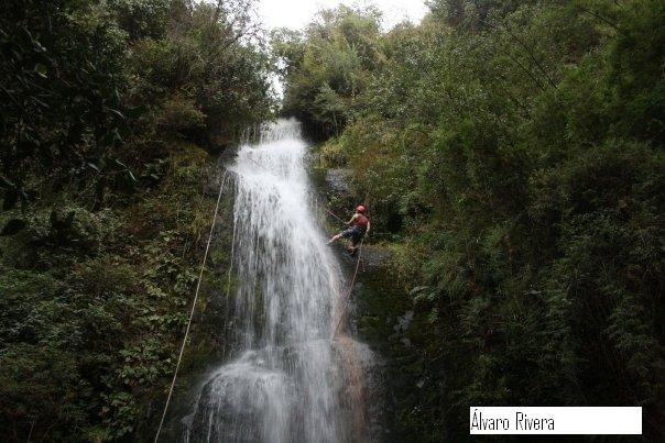 Canyoning y Rapel en Salto El Rehuén, Mulchén by Gonzalo Rivera G