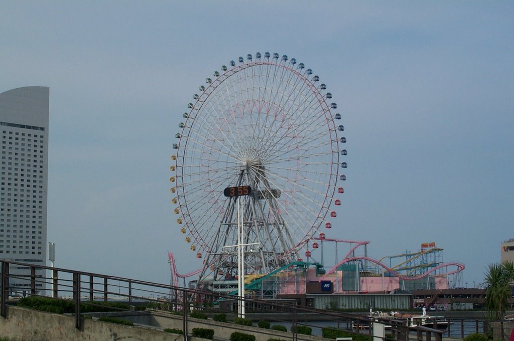 Ferris wheel in Yokohama by Christopher B. Rose