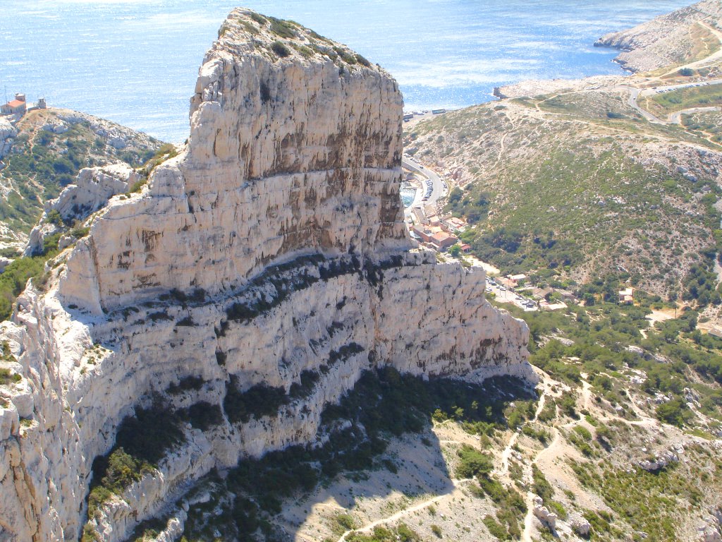 Les falaises de callelongue by Lucien Ruth