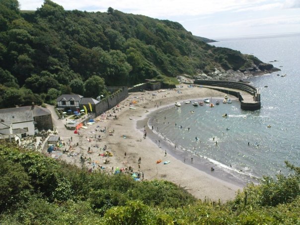 Polkerris Beach by andrewkillen