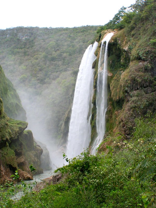 Cascada de Tamul-350 ft, high by Williemex