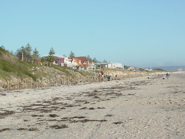 Henley beach by gurrutta