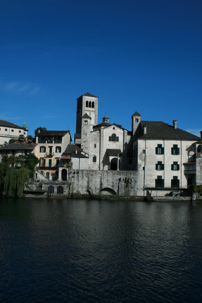 Orta San Giulio - Chiesa di San Giulio by Gabriele Solcia