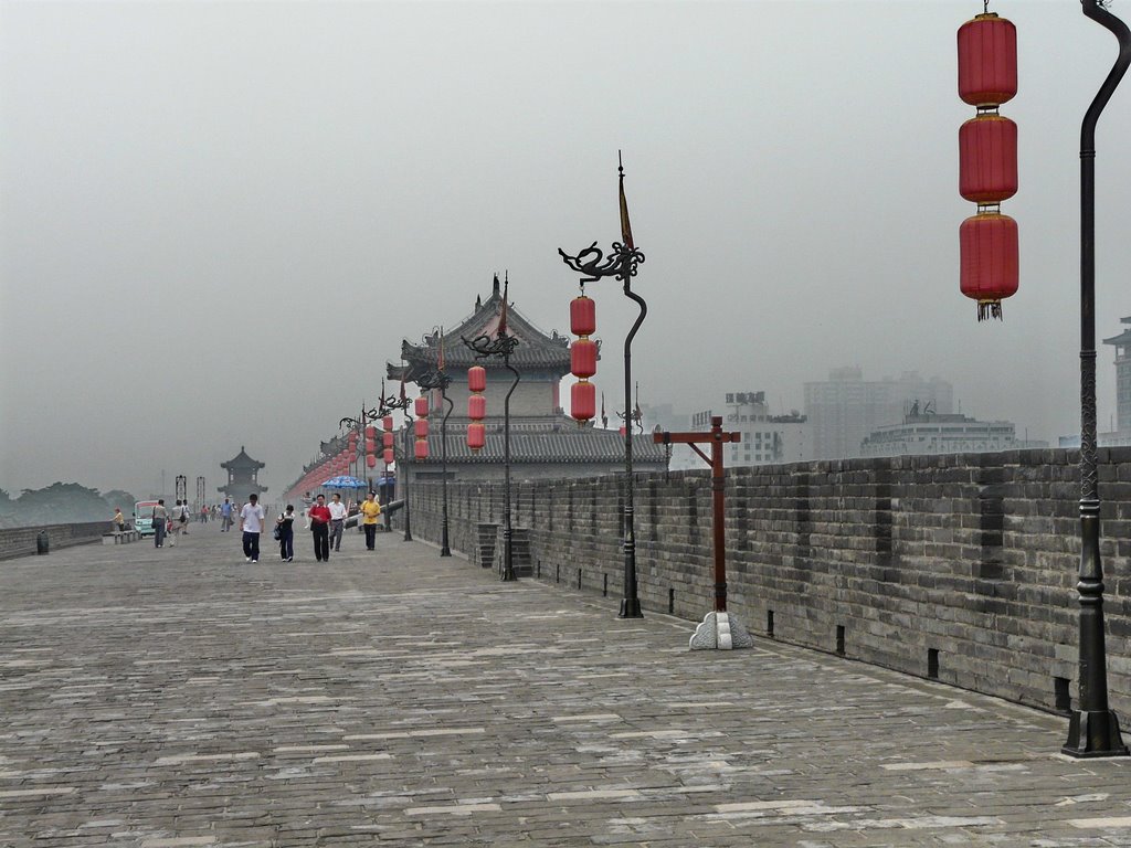 City wall of Xi'an, China by Nicola e Pina China