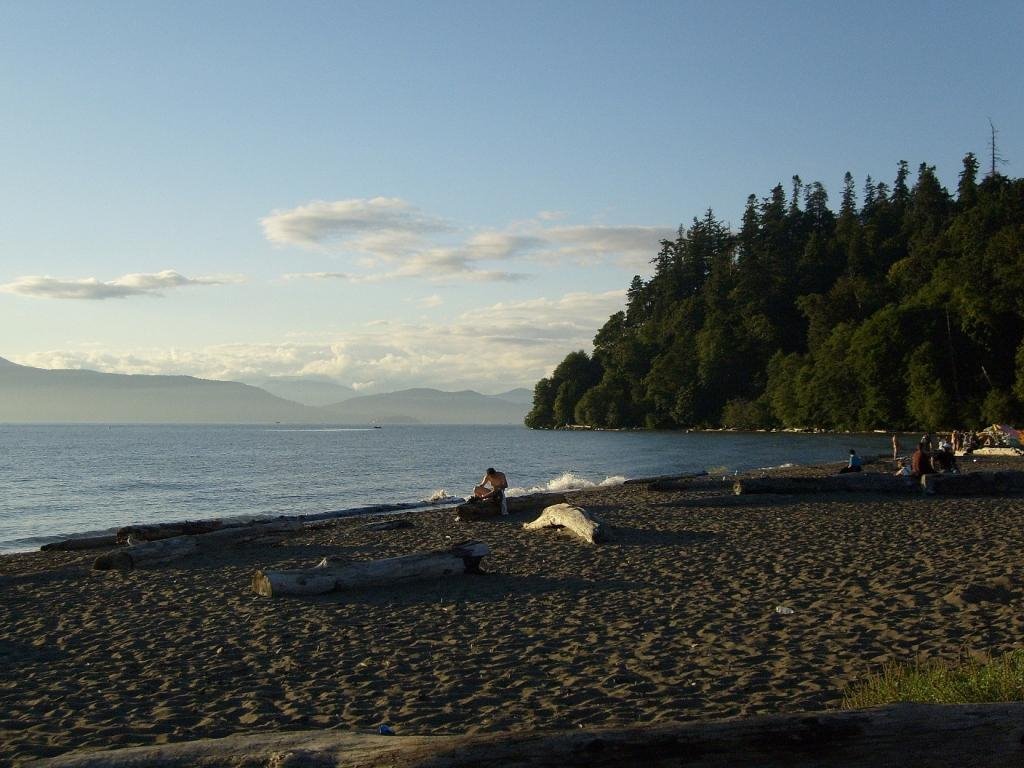 Vancouver: Wreck Beach by elmambo