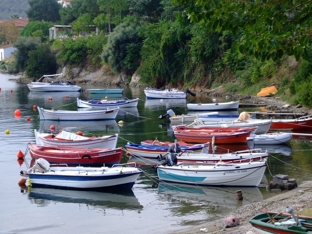 Little Port of Amaliapolis, in Greek Αμαλιάπολη by Cătălin Strătilă