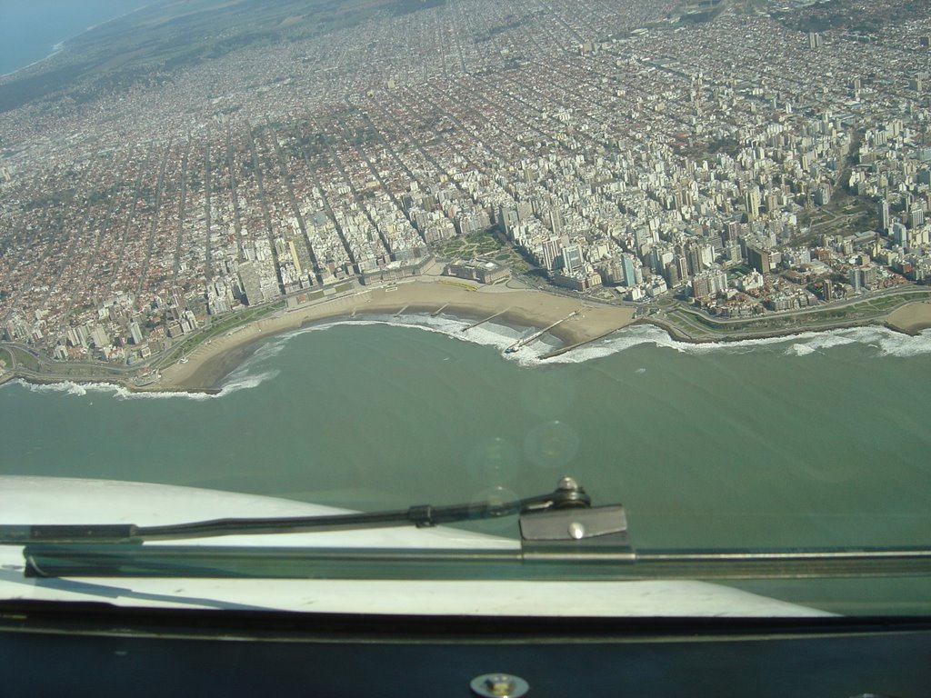 Palya de Mar del Plata by Adolfo de La Carlota-CBA-Argentina