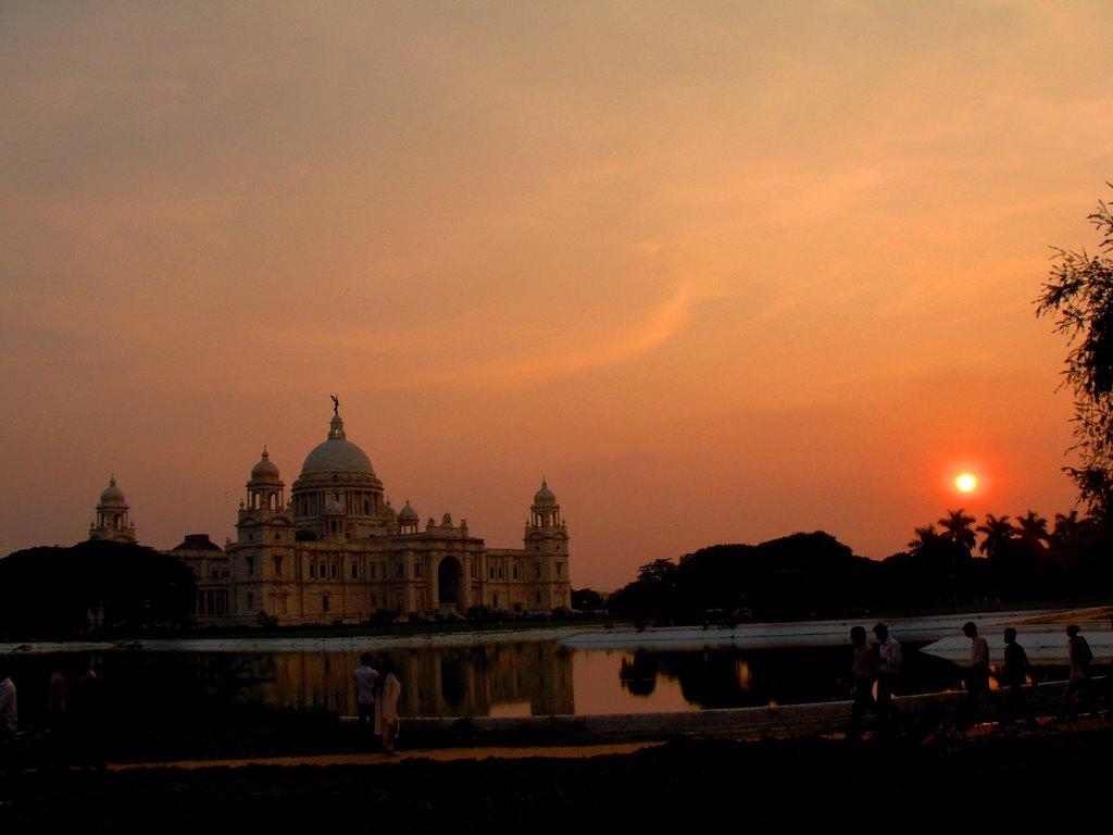 Magic moment ,Victoria memorial Hall by Dutta Alok