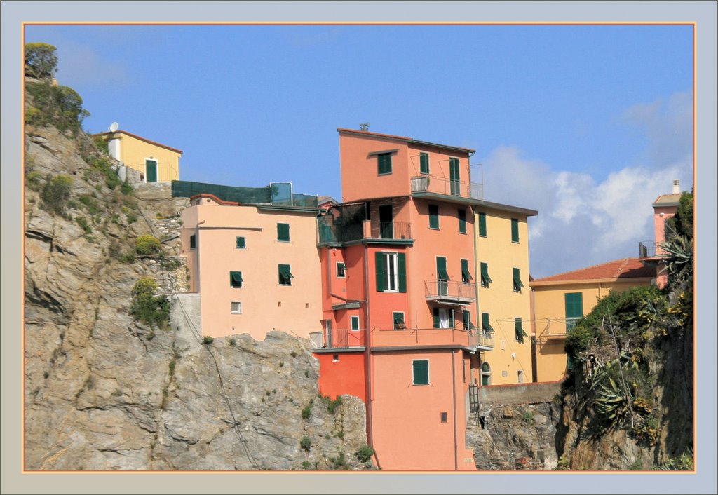 Manarola, Cinque Terre, Aprile 2008 by Pom' Angers