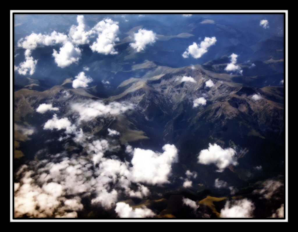 Mountains in Romania by moofy