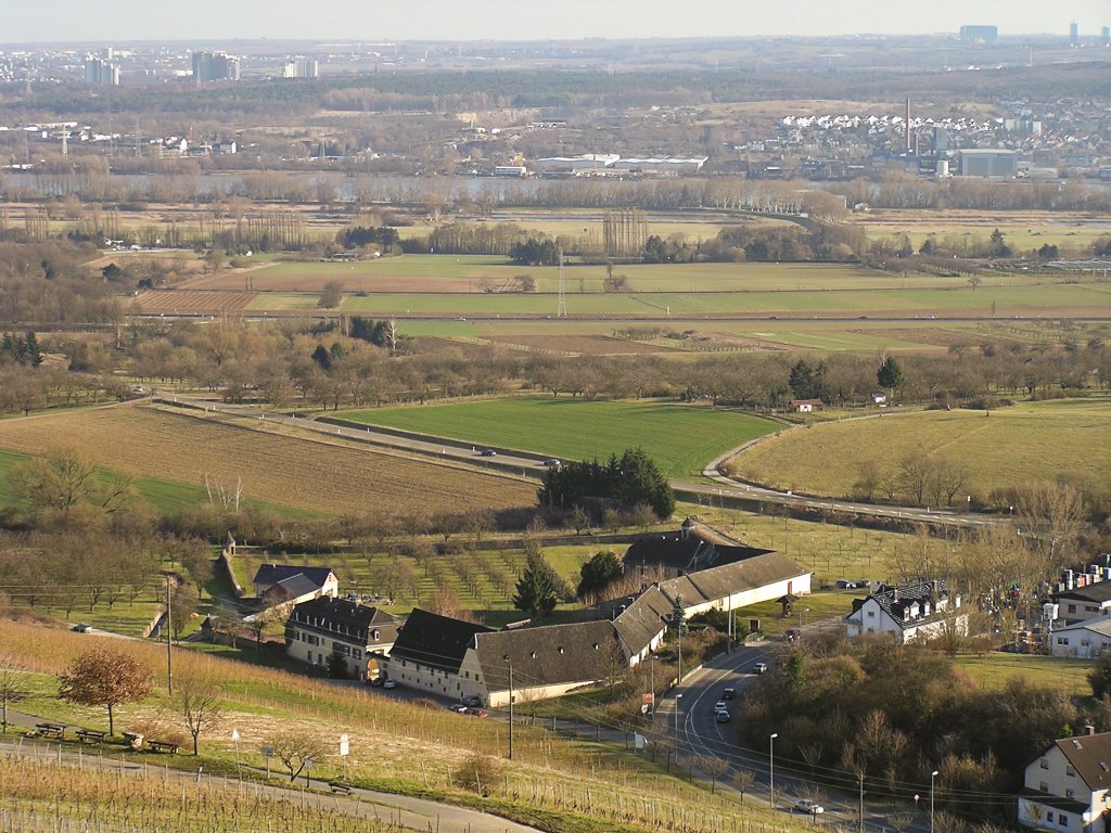 Rheinebene mit ZDF-Zentrale am Horizont by ernie-f