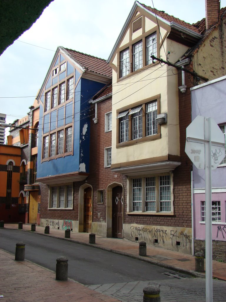 Casas en La Candelaria by Jorge Gonzalez