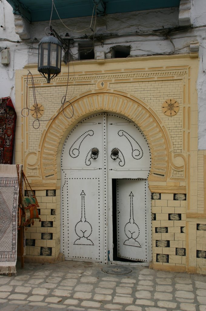 Porte, Kairouan by alainchoquet