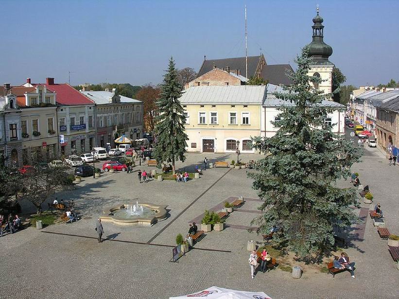 Rynek, fontanna, wieża Farna. by bl0ndas