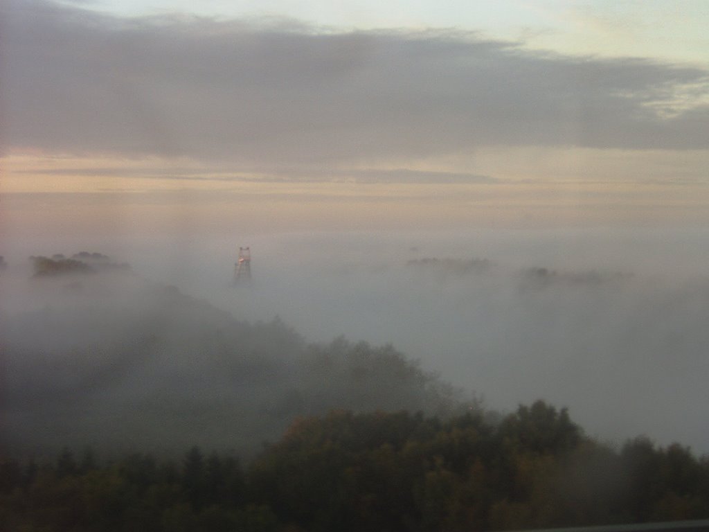 Nord-Ost-See Kanal im Nebel vom Zug gesehen,Sept.2003 by de Pourquery Franz