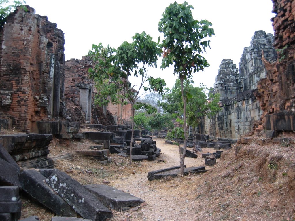 Sangkat Kouk Chak, Krong Siem Reap, Cambodia by NicolasGaube