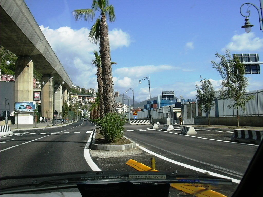 Salerno per le vie del porto commerciale by castershila