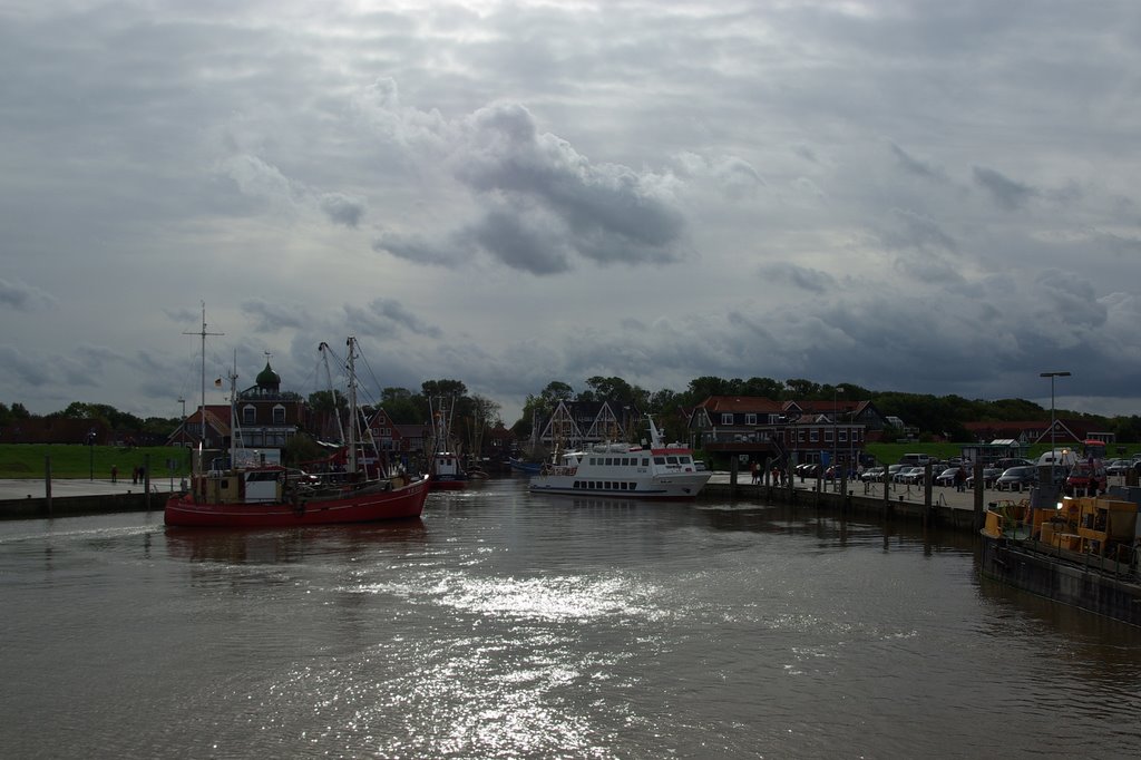 Hafen Neuharlingersiel by Christian Kossmer