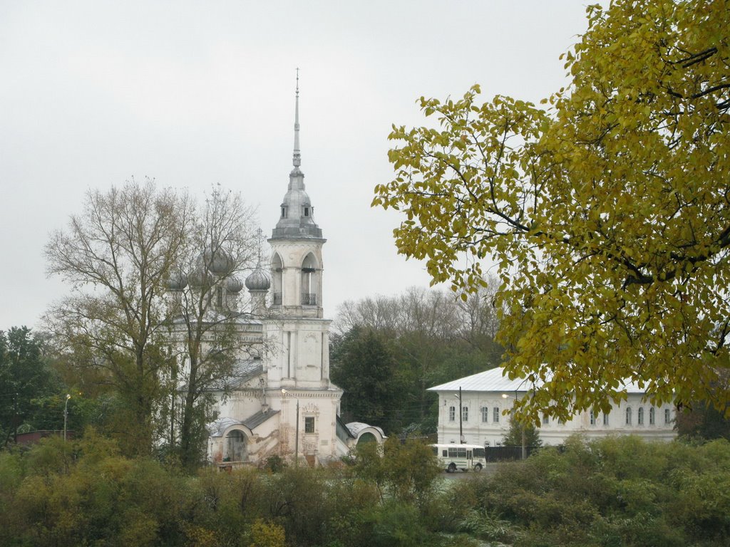 Sretenskaia church in autumn by Yustas