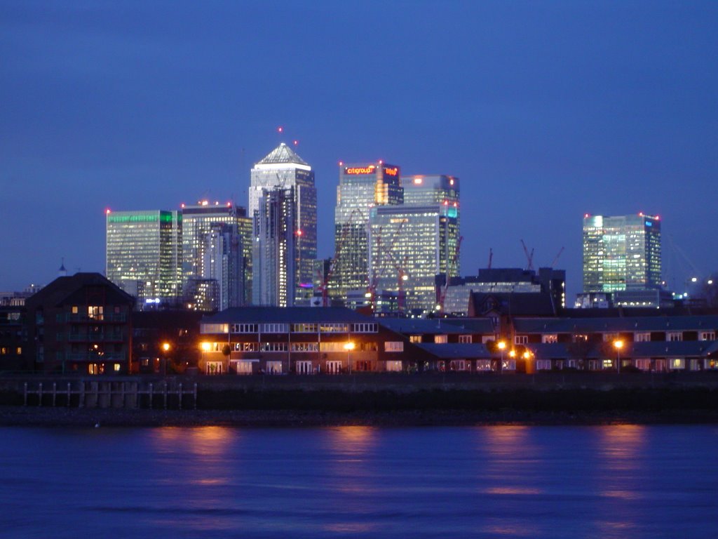 CANARY WHARF TOWER by pablitomg