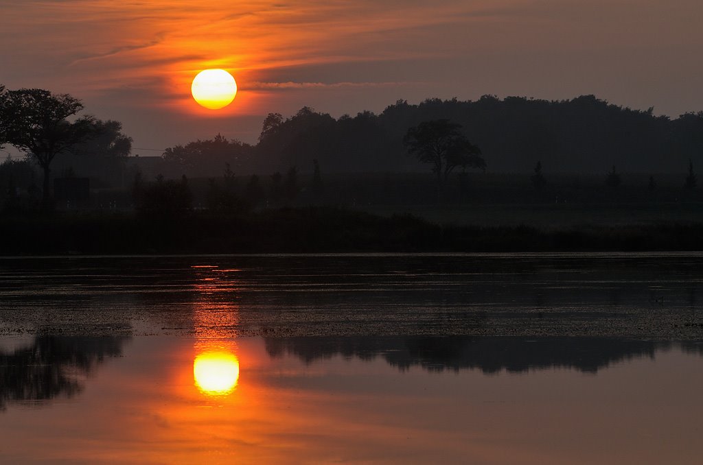 Sonnenuntergang am Richtenberger See by avianet