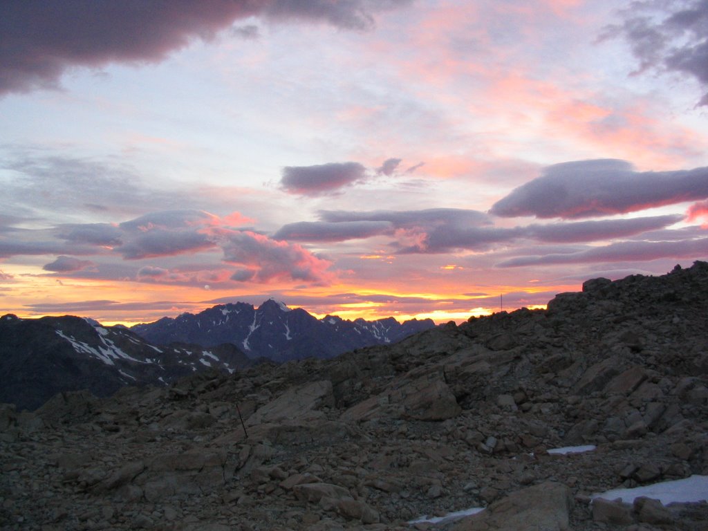 Sunrise from Muller hut. by Peter Arns