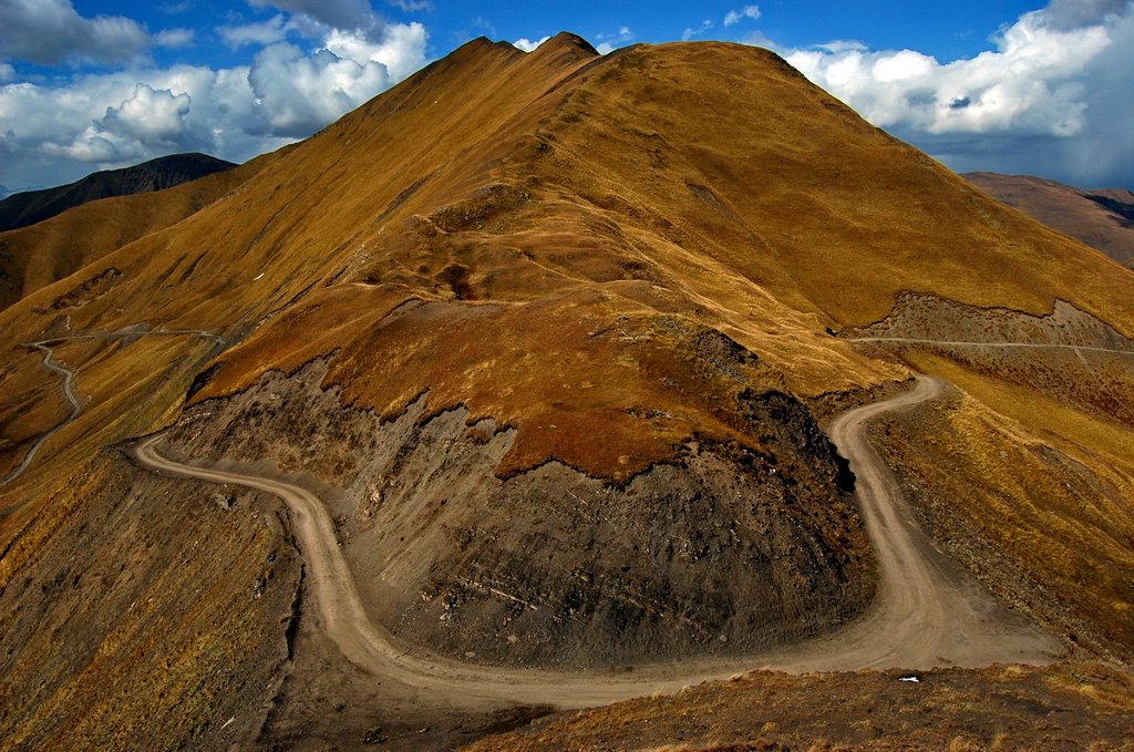 Zhinvali-Barisakho-Shatili Rd, Biso, Georgia by toreli