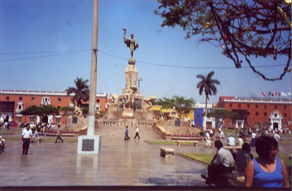 Estatua de la Plaza de Armas by Esteban Lette