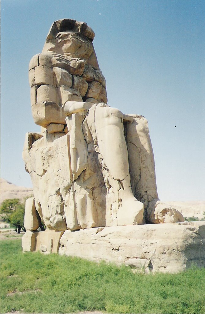 Colossi of Memnon, Luxor by Ran Glusman